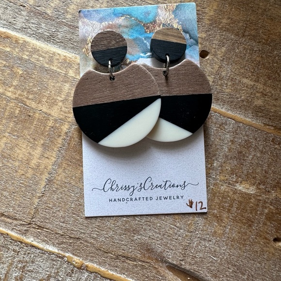 Post Wood/Resin Dangle Earring Black & White - Picture 1 of 1